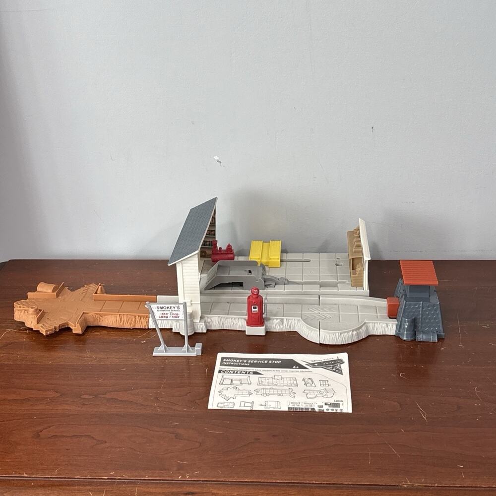 Disney Pixar Cars 3 Thomasville Legends Smokey’s Service Stop Playset Preowned
